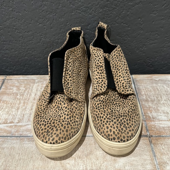 Universal Thread Leopard Print Slip On High Tops - Picture 3 of 7